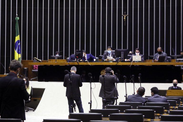 Deputados aprovam R$ 27,1 bilhões em créditos extras durante sessão do Congresso
