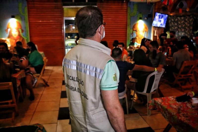 Em Manaus, cinco estabelecimentos são fechados por descumprir decreto de combate à Covid-19