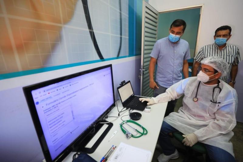 Em Japurá, Wilson Lima visita hospital que iniciou atendimentos por telemedicina
