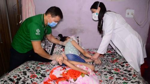 Cerca de 400 pacientes crônicos recebem cuidado multiprofissional do Estado, em casa