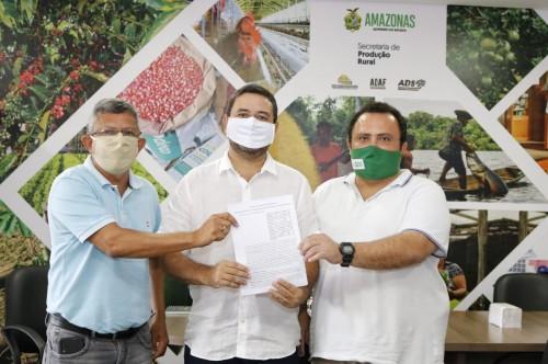Sepror e Mapa assinam Acordo de Cooperação Técnica em benefício de pescadores do Amazonas
