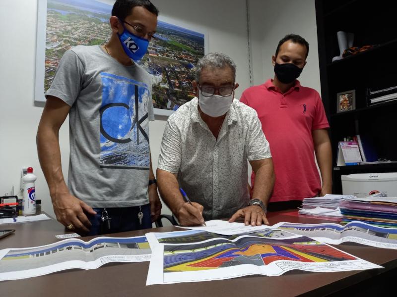 Mini Vila Olímpica: Prefeitura de Parintins assina Ordem de Serviço para construção de ginásio