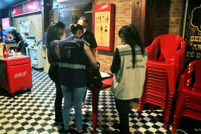 Festa clandestina com 500 pessoas e nove locais são fechados pela Central Integrada de Fiscalização Festa clandestina com 500 pessoas e nove locais são fechados pela Central Integrada de Fiscalização