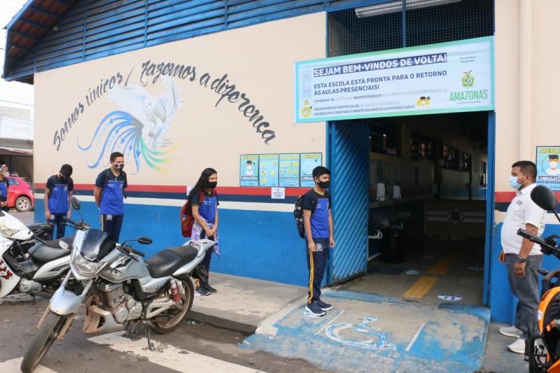    Mais de 12 mil estudantes de Manacapuru retornam às aulas presenciais, nesta segunda-feira (23/11)