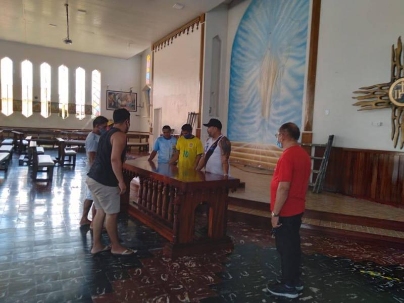 Igreja São José Operário passa por reforma no forro e telhado 