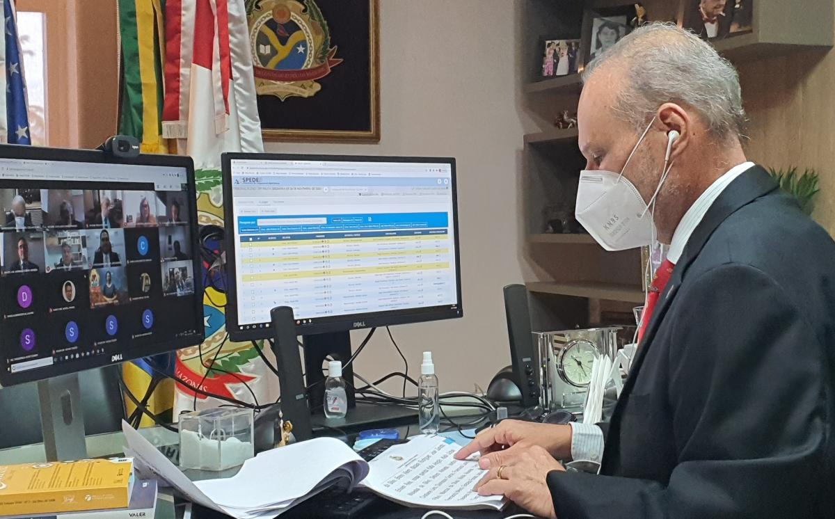 TCE-AM multa ex-presidente da Câmara de Careiro em R$ 2 milhões