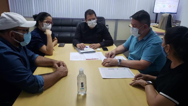 Secretário de Estado de saúde se reúne com prefeitos eleitos de Envira e Tefé