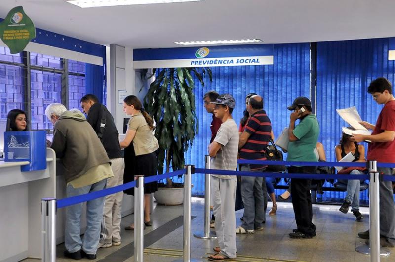 Davi Alcolumbre prorroga MP que libera R$ 87 milhões para INSS reabrir agências