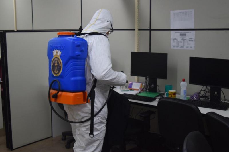 Com apoio da Marinha do Brasil, SSP-AM passa por dedetização para prevenção da Covid-19