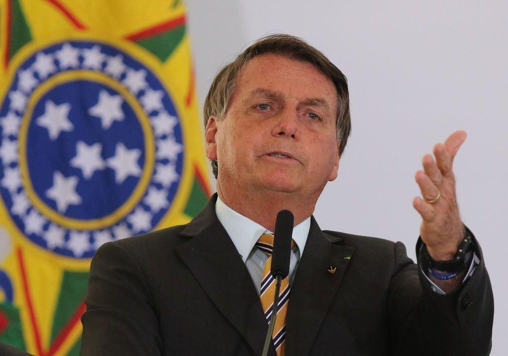 Bolsonaro: governo vai ofertar vacina gratuita e não obrigatória