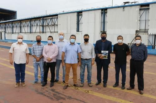 Sistema Sepror visita agroindústria móvel de açaí destinada a compra direta dos produtores