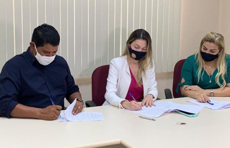 MPAM firma termo com Prefeitura para garantir políticas públicas para crianças e adolescentes, em Parintins