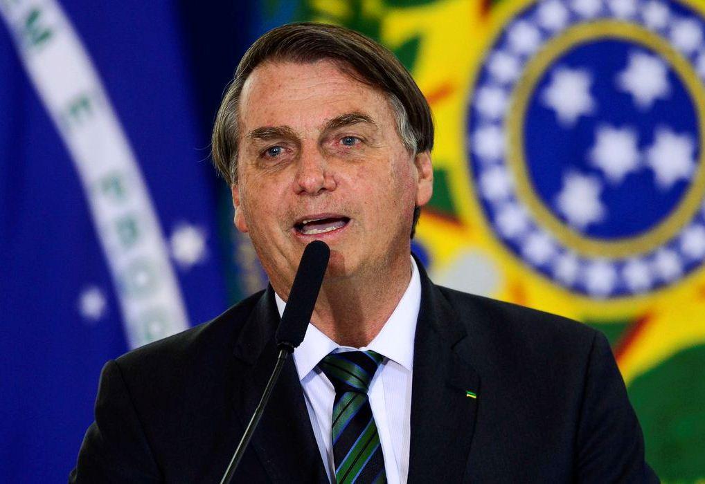 Vacina tem impacto que precisa ser bem esclarecido, diz Bolsonaro