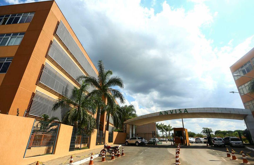 Anvisa muda regras para uso emergencial de vacina contra Covid-19