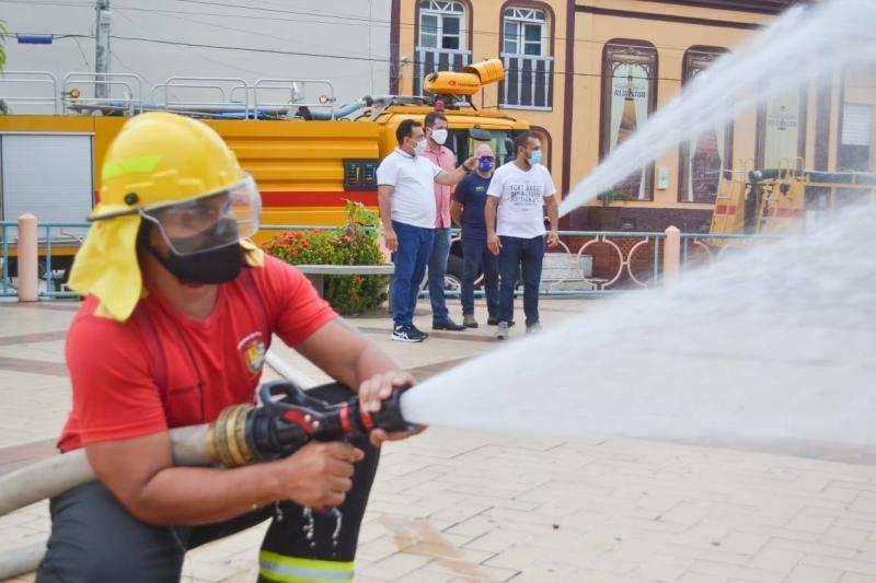 Prefeitura de Parintins retoma higienização de praças, agências bancárias e locais com grande fluxo de pessoas