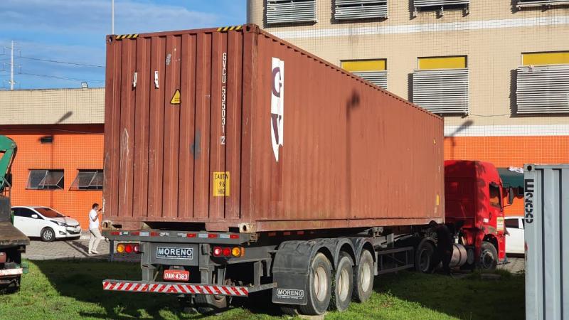 Almoxarifado do Platão Araújo vai ceder espaço para nova enfermaria e passa a funcionar em contêiner