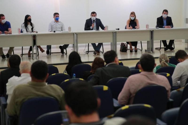 Wilson Lima apresenta ações de enfrentamento à Covid-19 no Amazonas a equipe do Ministério da Saúde