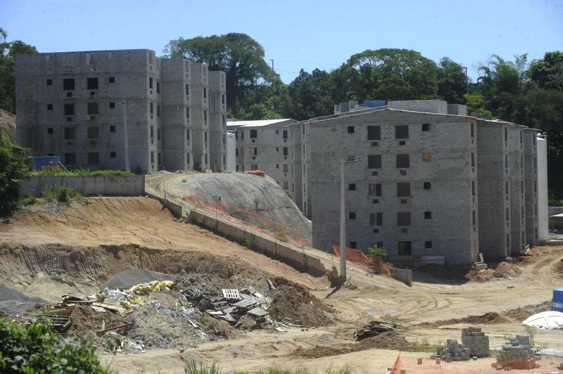   Obras de habitação e saneamento do PAC paralisadas tem prazo para conclusão até 30 de abril