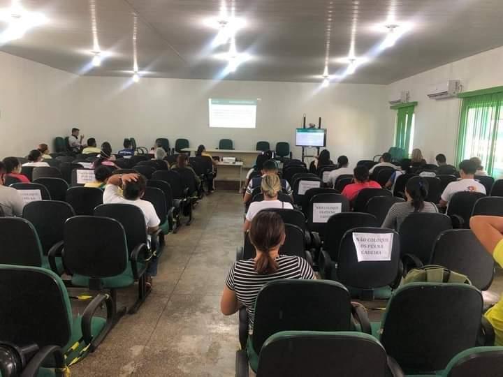 Profissionais de Saúde recebem orientações sobre vacinação contra Covid-19 em Parintins