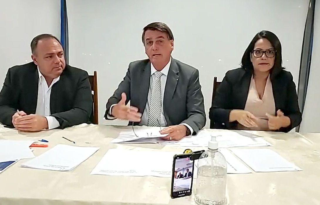 Pazuello diz que pasta vai priorizar entrega de oxigênio em Manaus