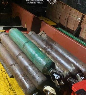 Polícia Militar detém homem por transporte irregular de cilindros de oxigênio, na zona oeste de Manaus