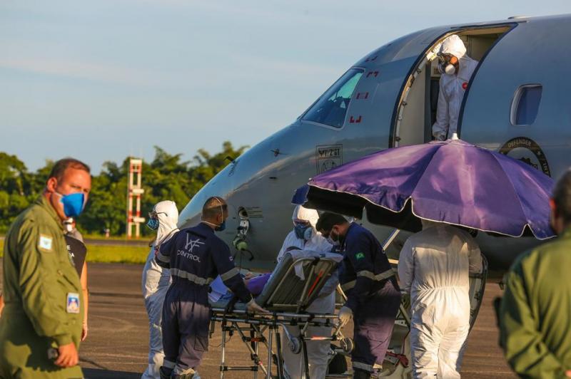 Governo transfere mais 15 pacientes de Manaus para tratamento em João Pessoa