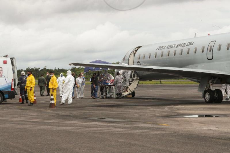 Pacientes com Covid-19 no interior começam ser transferidos para tratamento em outros estados