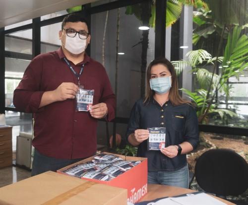 Imprensa Oficial produz mil máscaras de proteção e 3 mil rótulos de álcool em gel para o FPS