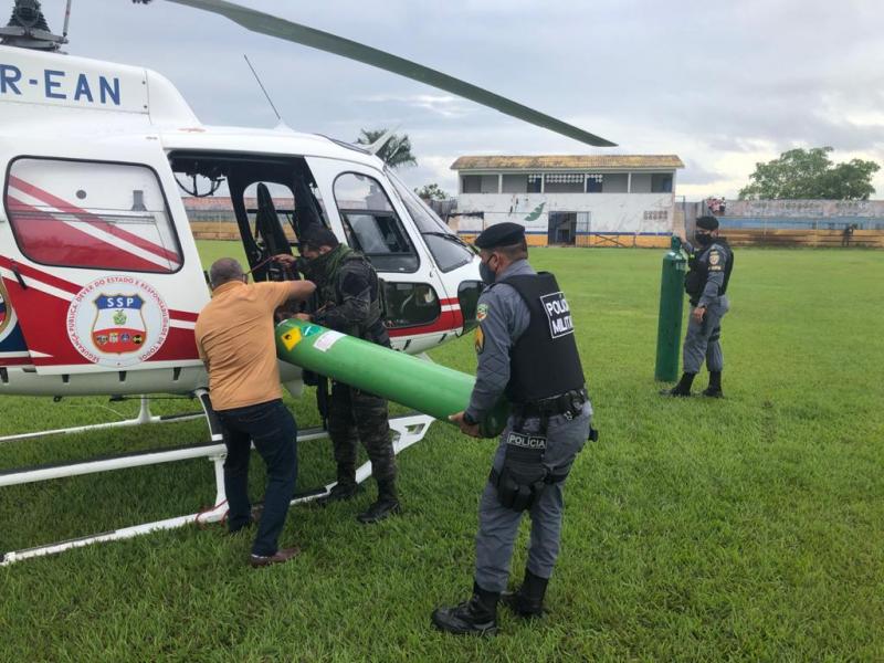 Governo do Amazonas usa aviões, helicópteros e lanchas para levar oxigênio para municípios do interior