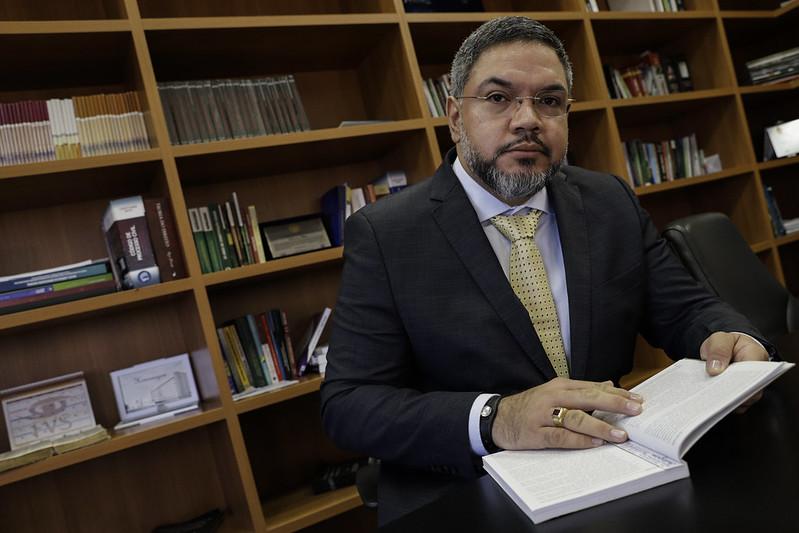 Juiz de Coari determina que 155 cilindros de oxigênio medicinal sejam devolvidos ao Município reabastecidos