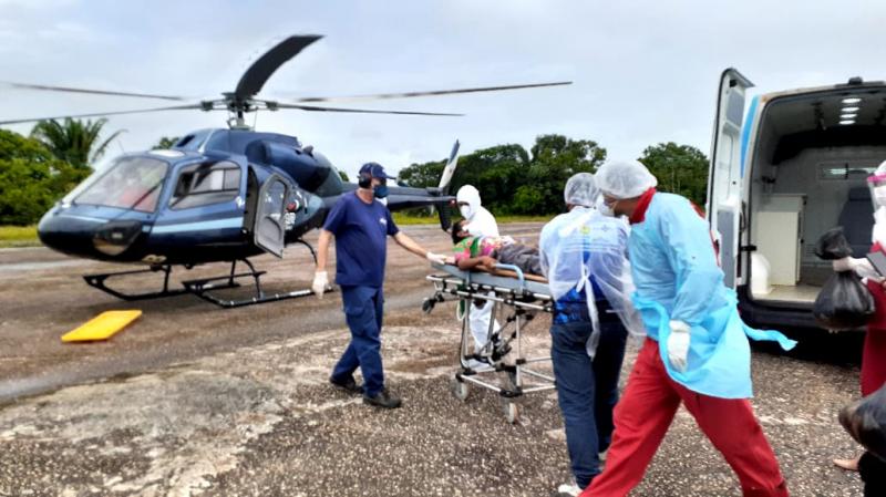 Tuxaua da etnia Sateré-Mawé é transferido para Parintins para tratamento da Covid-19