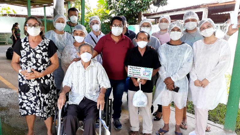 Três idosos em Barreirinha vencem a Covid-19 e deixam Sala Rosa do hospital
