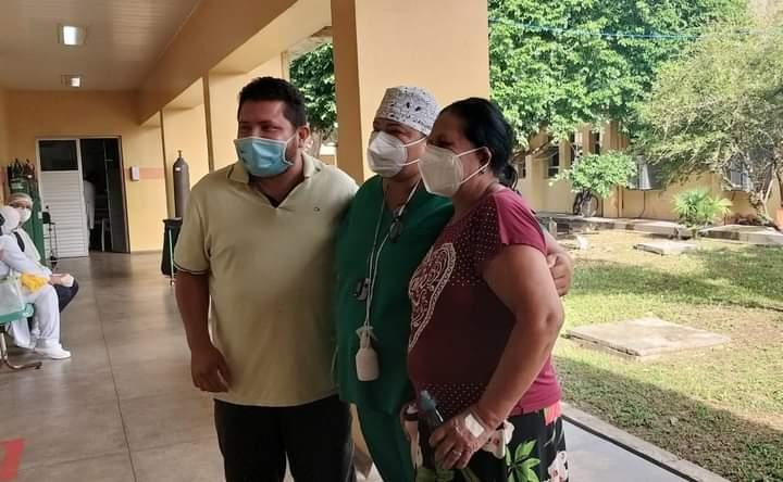 Jornalista Carlos Alexandre deixa o hospital, após vencer a Covid-19 Jornalista Carlos Alexandre deixa o hospital, após vencer a Covid-19