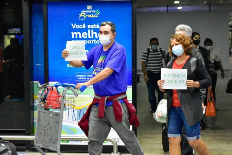 Seis pacientes recuperados da Covid-19 em São Luís retornam a Manaus