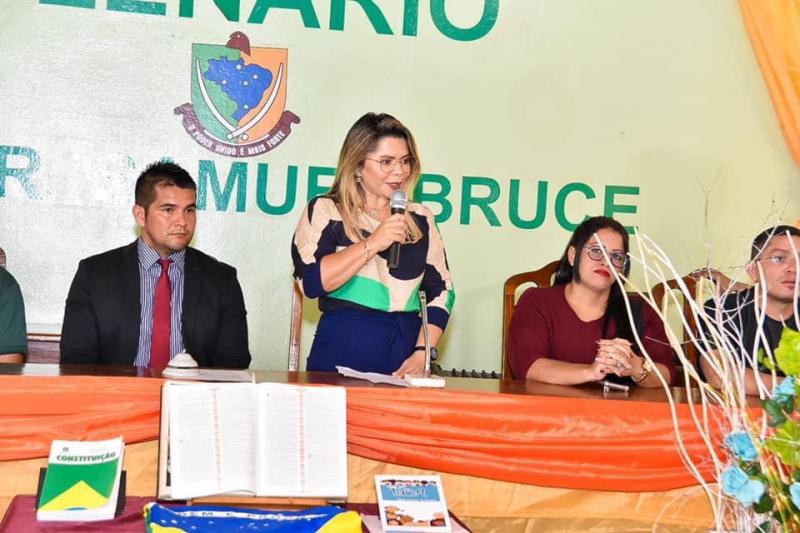 Prefeita de Nhamundá envia proposta para Câmara pedindo redução de seu salário 