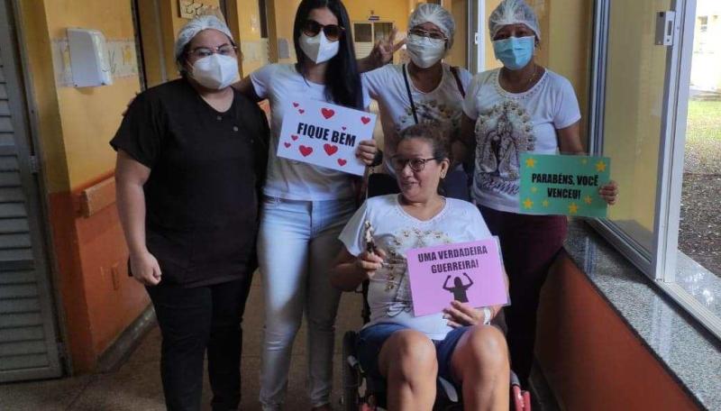 Nhamundaense recebe alta de hospital em Parintins; família inteira vence a Covid-19