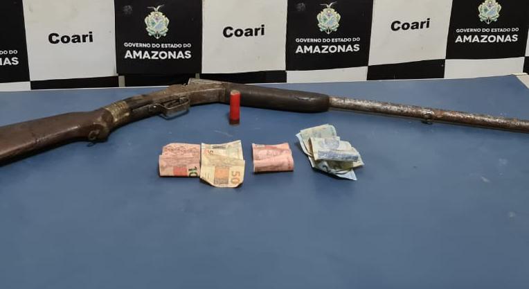 Policiais da Base Arpão prendem homem com quatro mandados de prisão em aberto