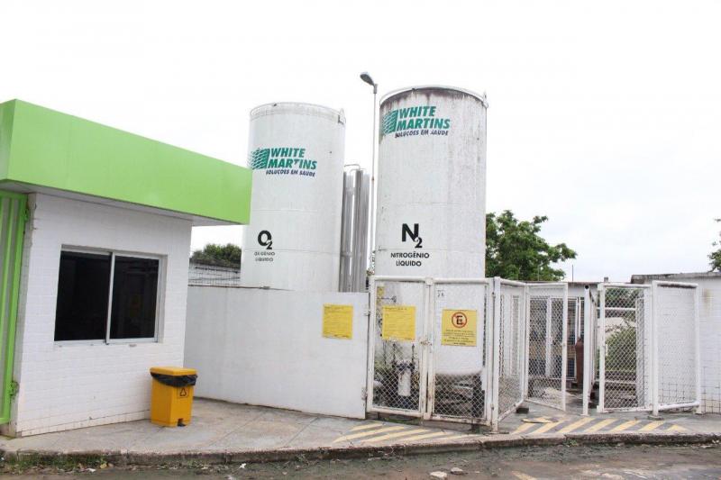 Carregamento de 25 mil metros cúbicos de oxigênio vindo da Venezuela chega a Manaus