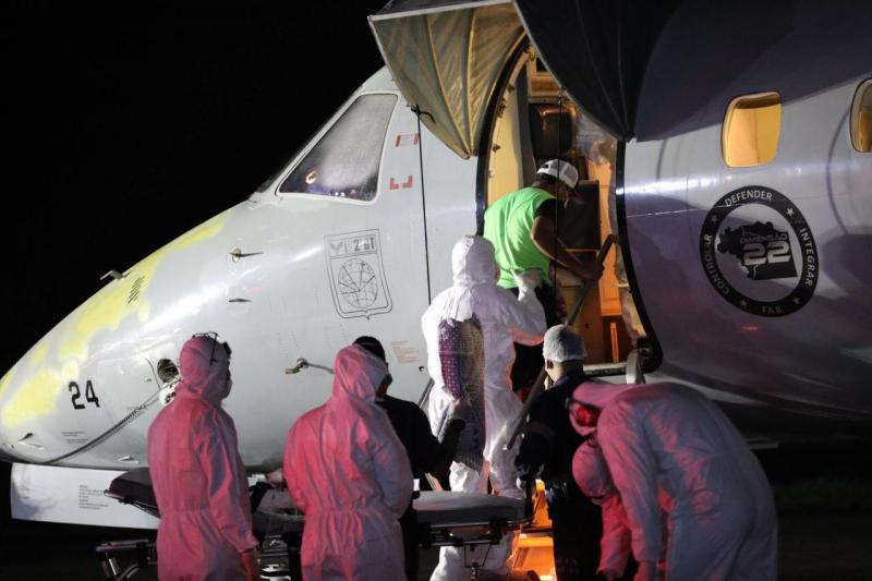 Outros 17 pacientes com Covid-19 são transferidos para o Rio de Janeiro