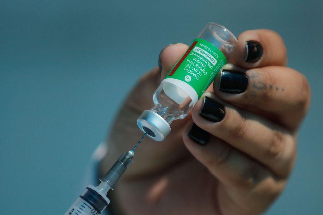 Estudo aponta que vacina da Oxford tem 82% de eficácia após 2ª dose