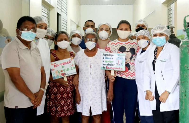 Em Barreirinha, profissionais de saúde comemoram mais três altas de pacientes que venceram a Covid-19 