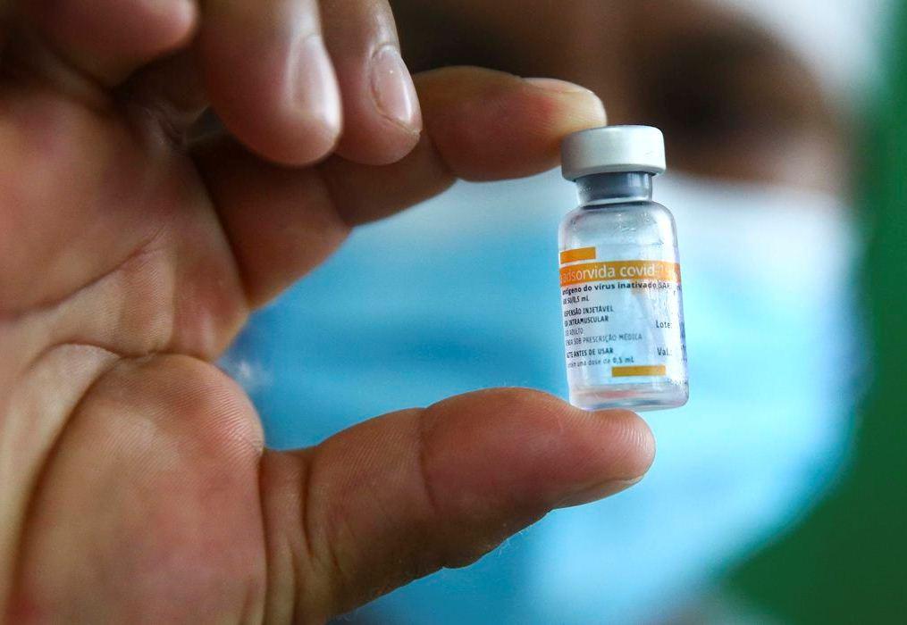 Avião da China chega a SP com insumos para 8,6 milhões de vacinas