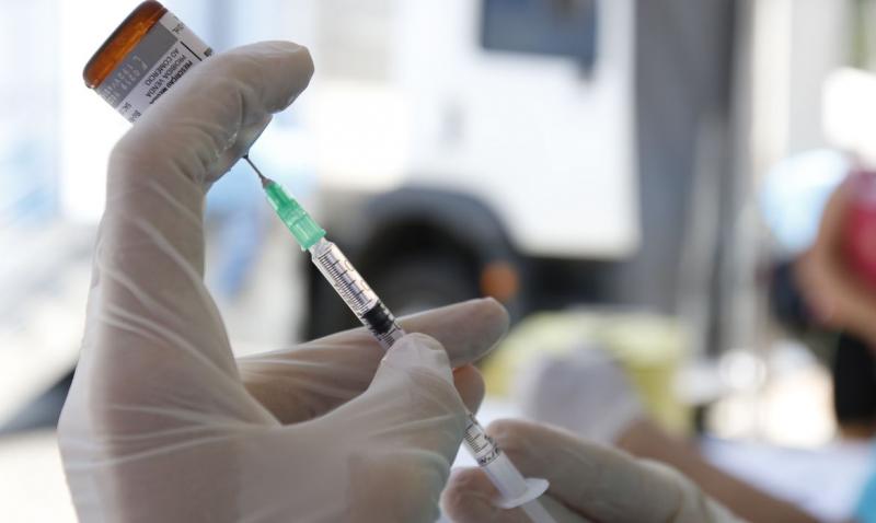 Anvisa não vai mais exigir que estudos de vacinas na fase 3 estejam em andamento no Brasil para autorizar uso emergencial