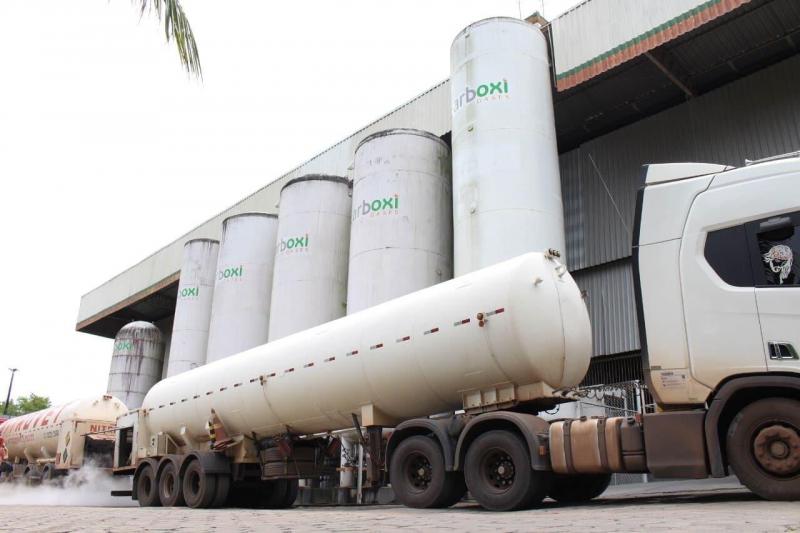 Três caminhões com cerca de 60 mil m3 de oxigênio chegam a Manaus para dar suporte à rede hospitalar