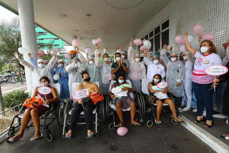 Vida nova para quatro pacientes que receberam alta médica, no Instituto da Mulher Dona Lindu
