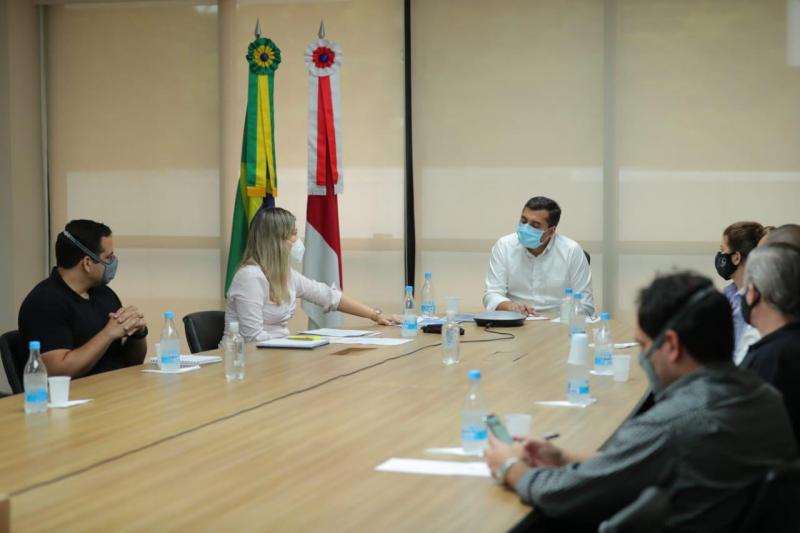 Wilson Lima recebe proposta de entidades empresariais para reabertura gradual do comércio