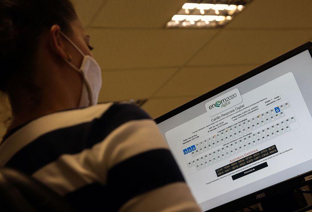Gabaritos do Enem digital serão divulgados hoje à tarde