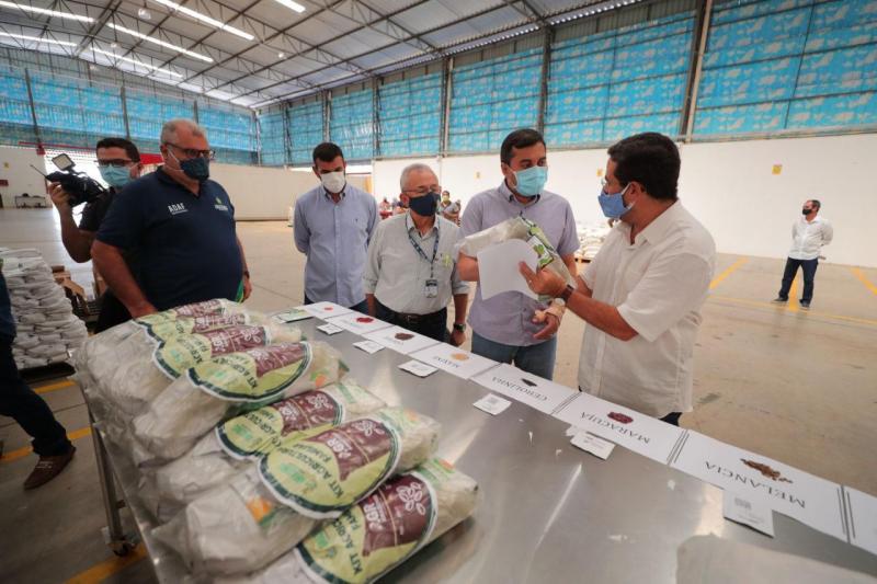 Governador Wilson Lima destina mais de 40 toneladas de sementes e grãos para agricultura familiar do estado