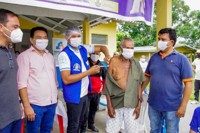 Moradores de 37 comunidades rurais recebem primeira dose de vacina contra Covid-19