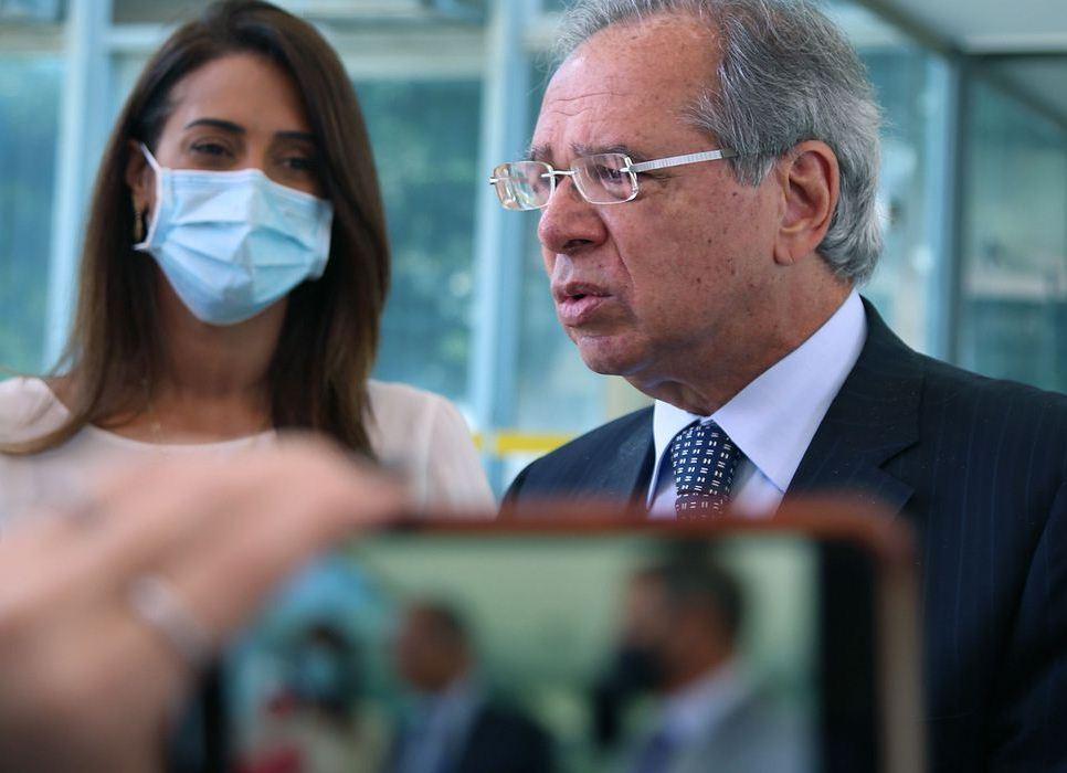 Gastos com pandemia não podem passar para futuras gerações, diz Guedes